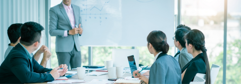 一人ひとりの適性・志向に合わせ、 エンジニアとしての成長を長期的にフォローします。